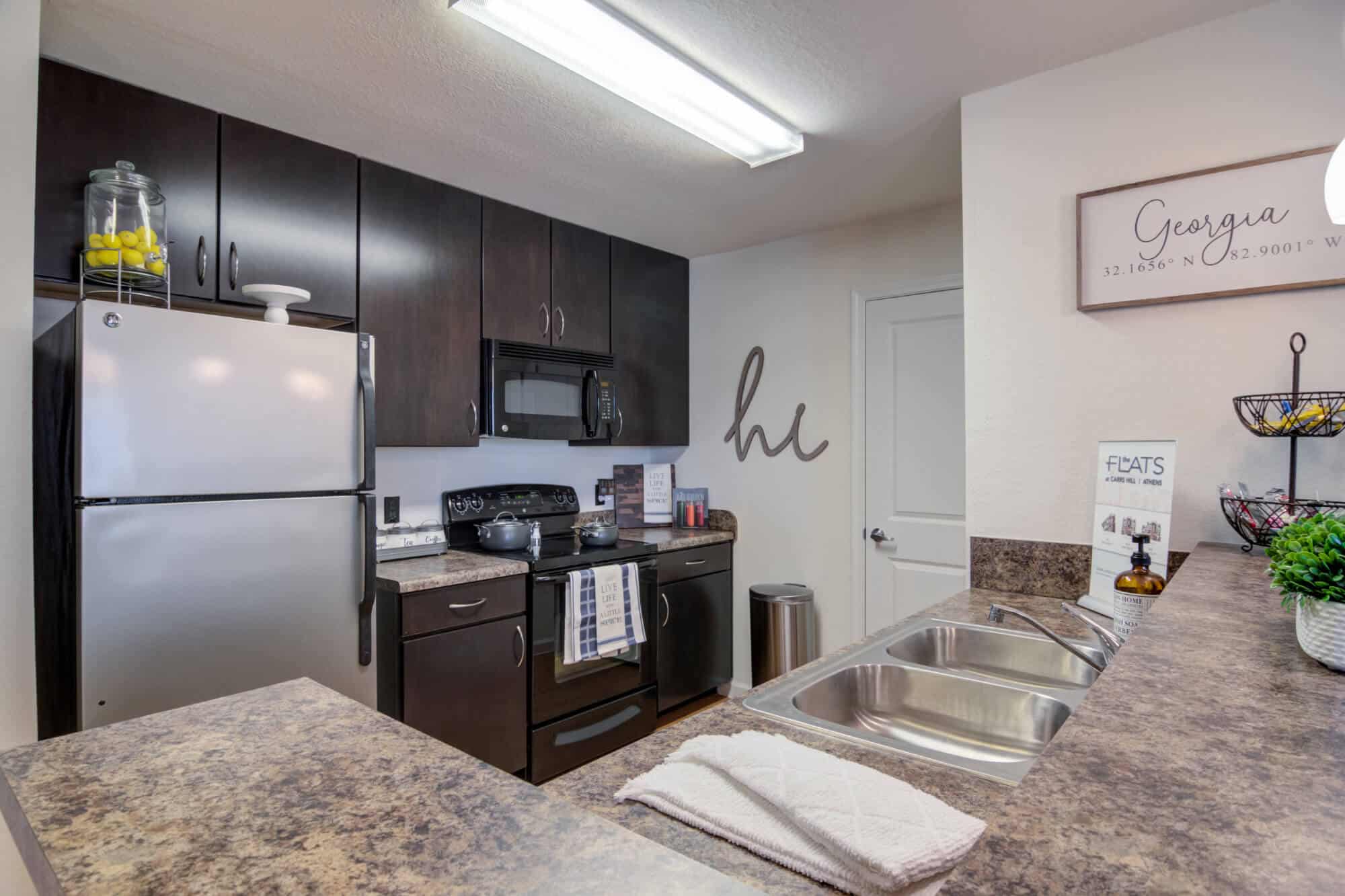 the flats at carrs hill off campus apartments near the university of georgia athens kitchen